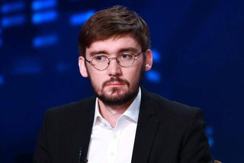 Політолог прокоментував пропозицію відправляти урядовців на схід