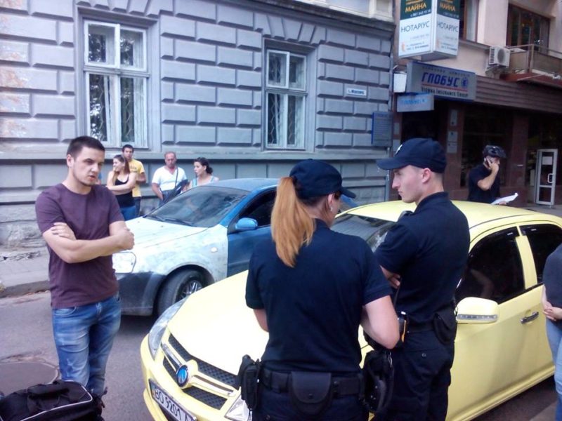 У центрі міста затримали водія іномарки, який тікав від велопатрульних (ФОТО)