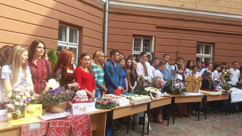 Свято університету та квітів пройшло у стінах франківського медичного вишу