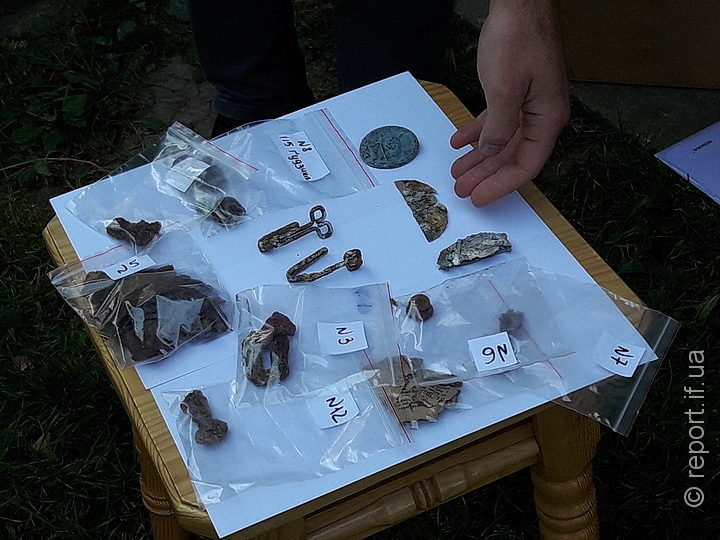 Калуська родина 72 роки доглядала за могилою німецького солдата в себе на подвір’ї