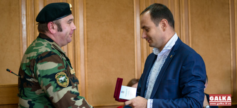“За честь і звитягу” нагородили бійця АТО з Івано-Франківська (ФОТО)