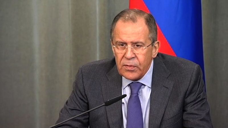 Лавров запевняє, що Путін “з гуманітарних міркувань” визнав документи так званих ЛНР і ДНР