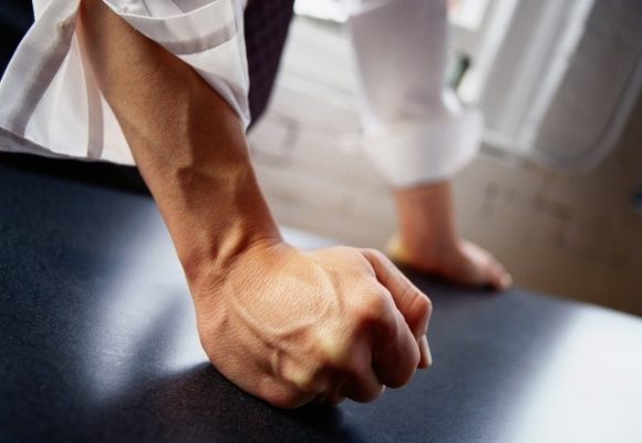 Директора прикарпатської школи звинувачують у побитті старшокласника (ВІДЕО)