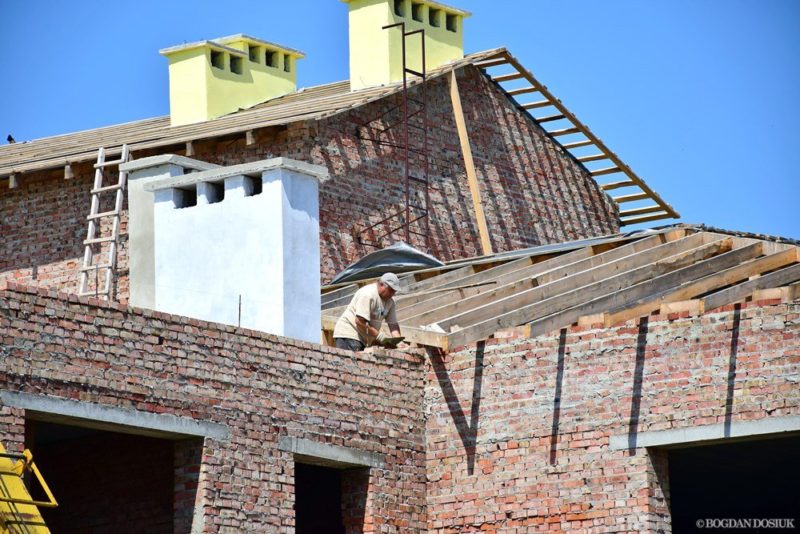У Крихівцях відновили будівництво садочка (ФОТО)