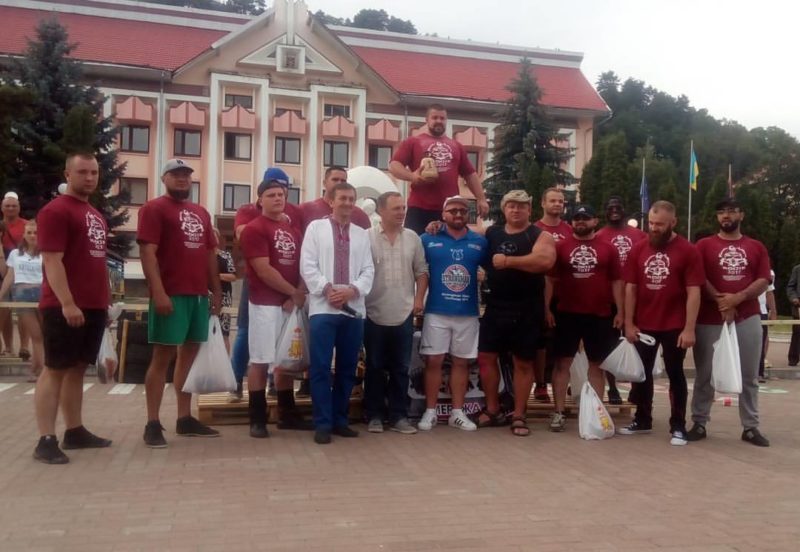 У Косові визначили найсильнішу людину Прикарпаття (ФОТО)