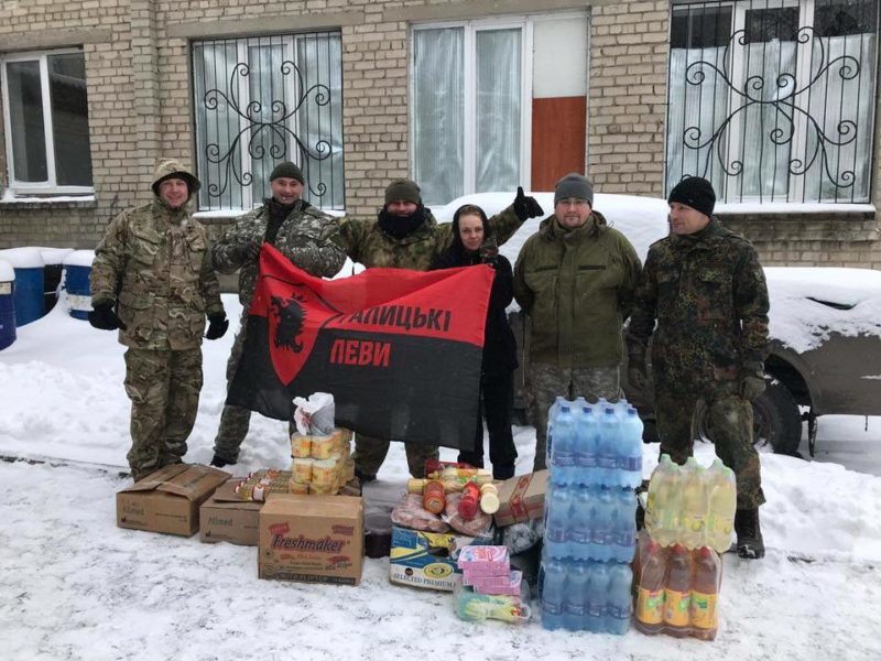 П’ять тонн гуманітарної допомоги прикарпатці відвезли в зону АТО (ФОТО)