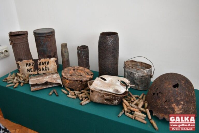 “УПА – відповідь нескореного народу”: унікальну історичну фотовиставку відкрили у Франківську (ФОТО)