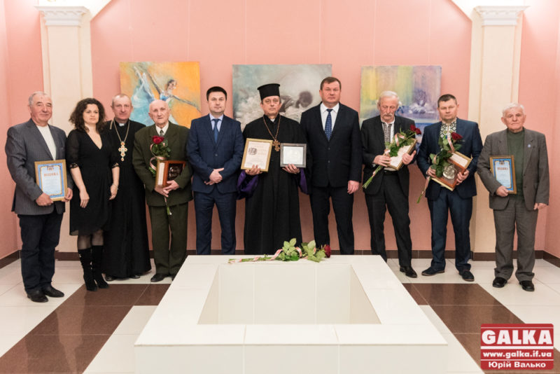 Прикарпатців відзначили престижними обласними преміями (ФОТО)