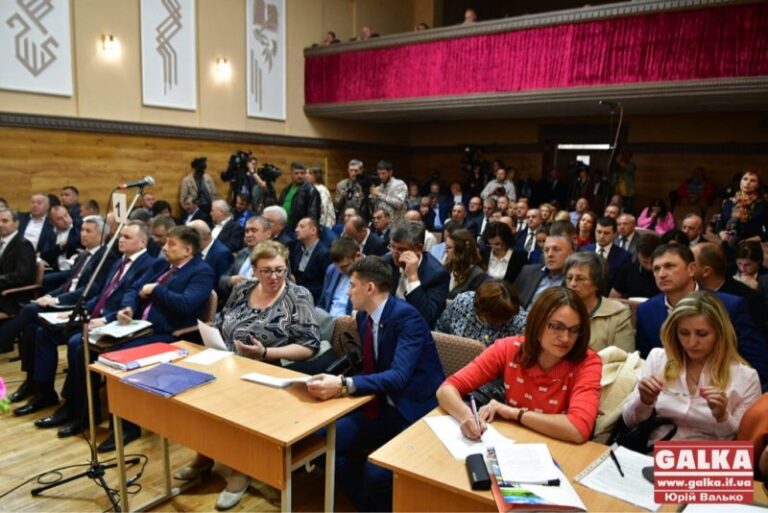 У Снятині депутати обласної ради вирішують “соціальні” питання (ФОТО)