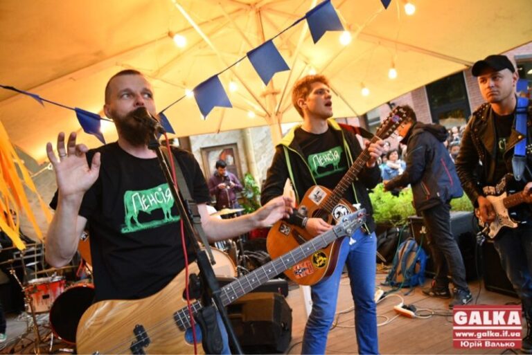 Гурт “Пенсія” виступить на благодійному заході “На шапку”