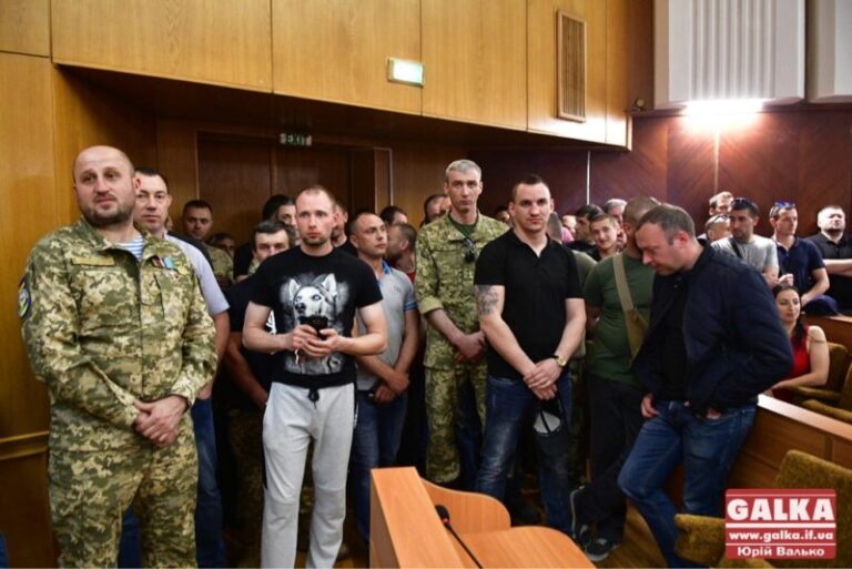 У Франківську дві організації «атошників» подалися на одну земельну ділянку. Ситуацію обговорили на сесії міської ради (ФОТО)