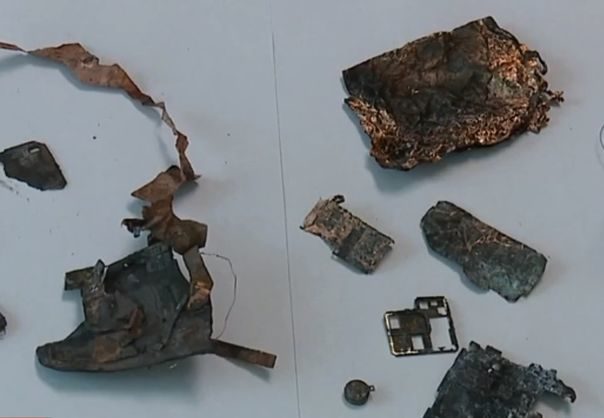 У водійки під час руху загорівся смартфон “Samsung” та знищив машину (ВІДЕО)