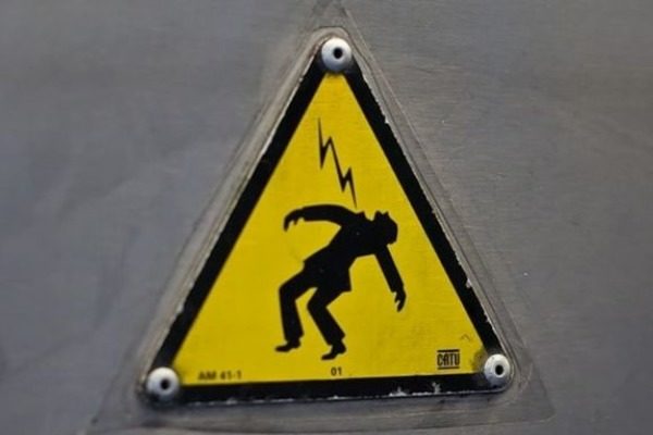 У Бурштині робітника вбило струмом