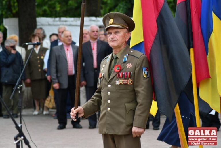 Пам’ятним віче в Івано-Франківську вшанували Романа Шухевича (ФОТО)