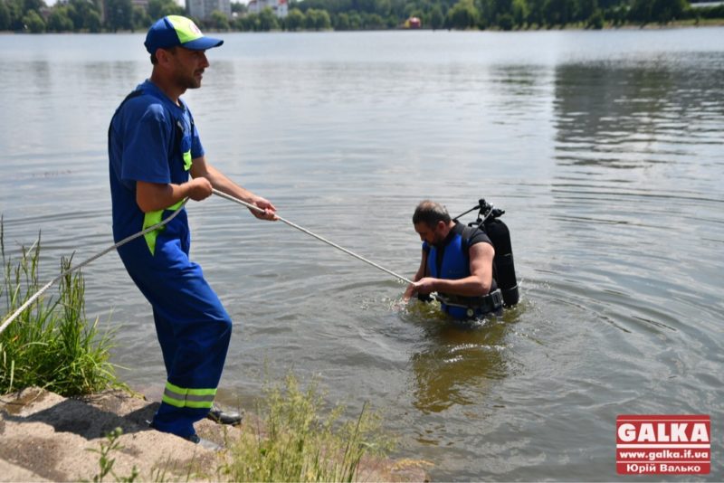 У Дністрі на Прикарпатті втопився чоловік. На місці працюють водолази 