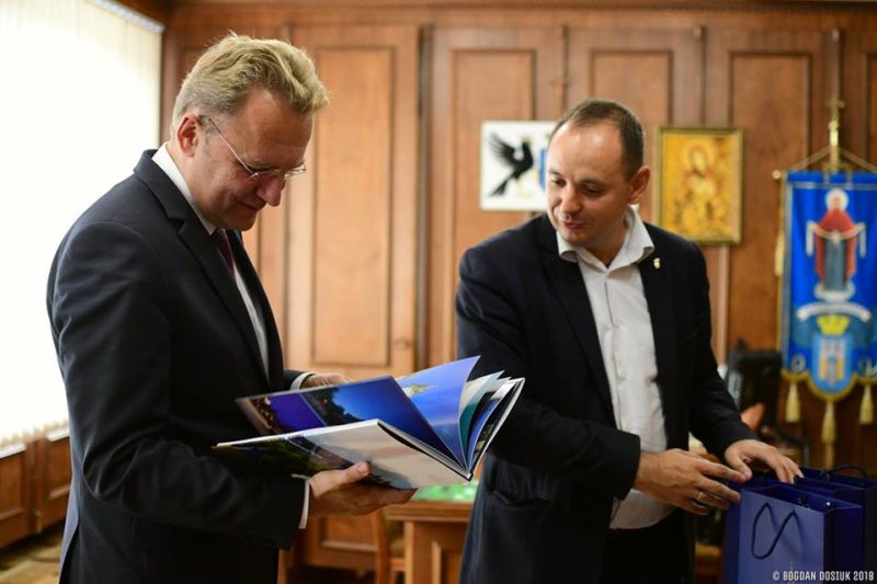 Марцінків і Садовий поговорили про маршрутки, туризм та сміття (ФОТО)