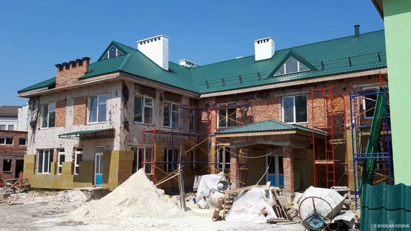 На Хоткевича триває активна реконструкція дитсадка (ФОТОФАКТ)