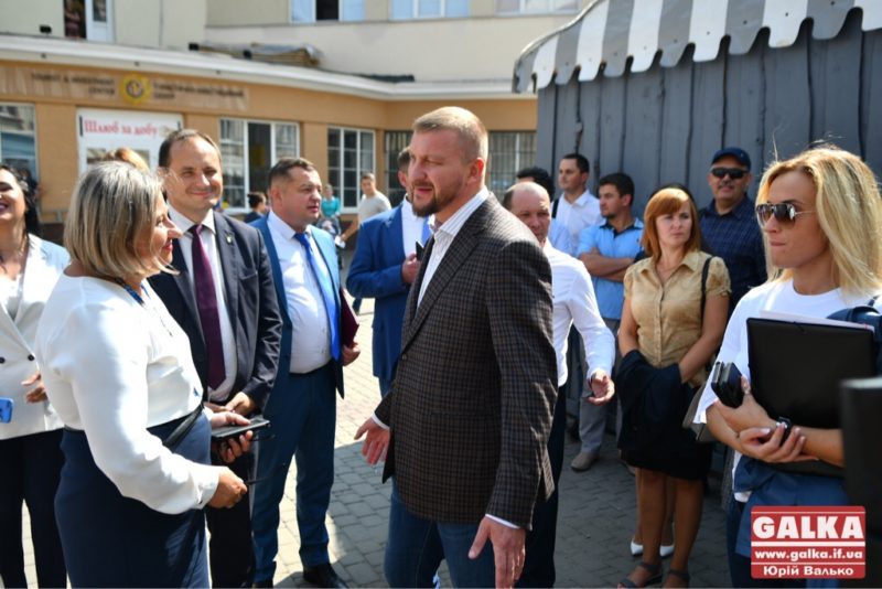 Міністр юстиції відкрив у Франківську оновлений РАЦС та закликав українців кохатися (ФОТО)