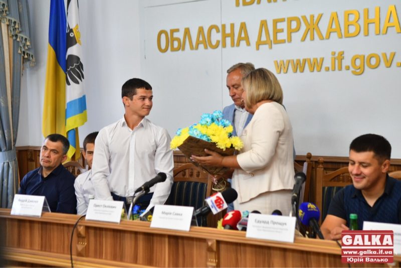 У Франківську урочисто нагородили призерів Чемпіонату Європи з вільної боротьби (ФОТО)