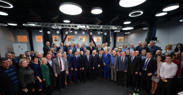 У Франківську Президент зустрівся з представниками ділових кіл (ФОТО)