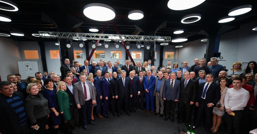У Франківську Президент зустрівся з представниками ділових кіл (ФОТО)