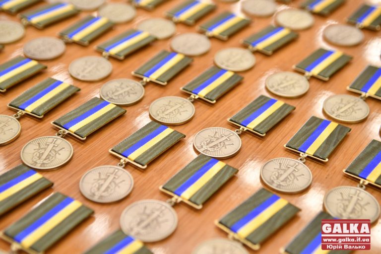 У Франківську відзнаками президента України нагородили учасників бойових дій (ФОТО)