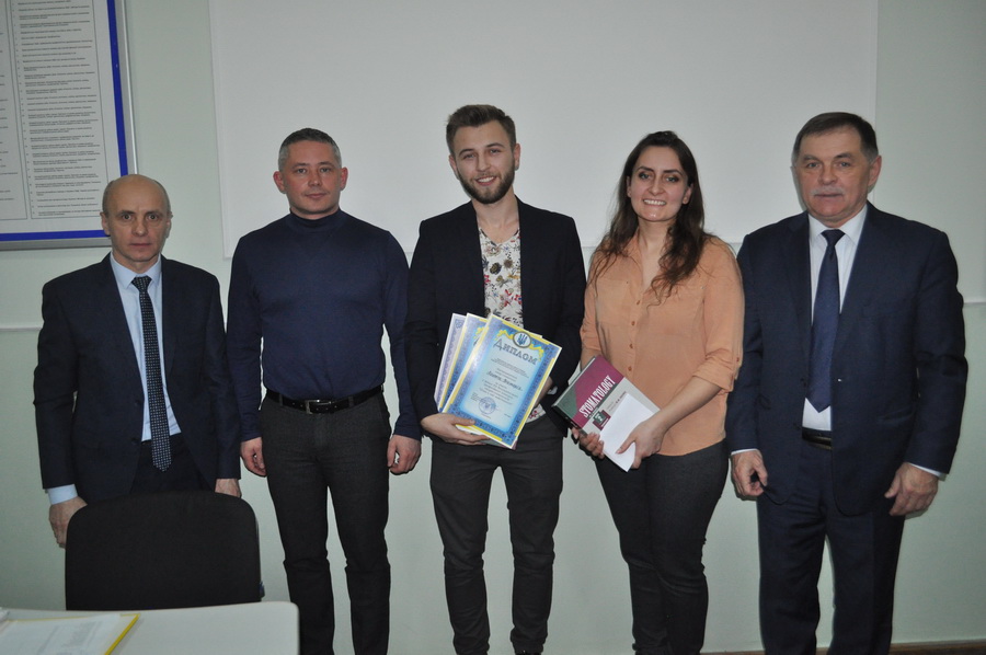Франківські стоматологи-інтерни перемогли в престижному конкурсі з реставрації зубів (ФОТО)