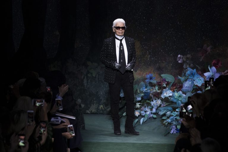 Пішов з життя легендарний модельєр Карл Лагерфельд