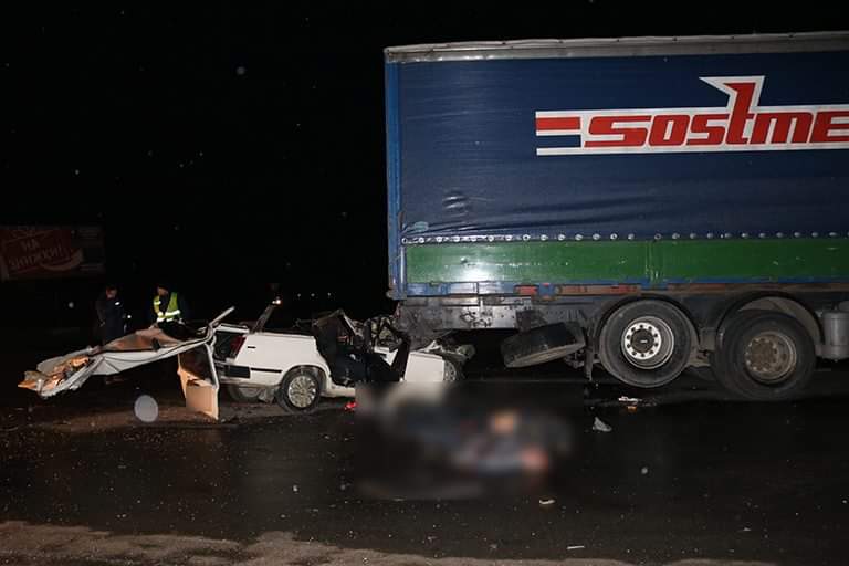 З’явилися фото ДТП на Тисмениччині, в якій загинули двоє осіб