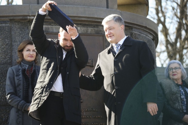 Порошенко вручив Шевченківську премію керівникові франківського драмтеатру (ФОТОФАКТ)
