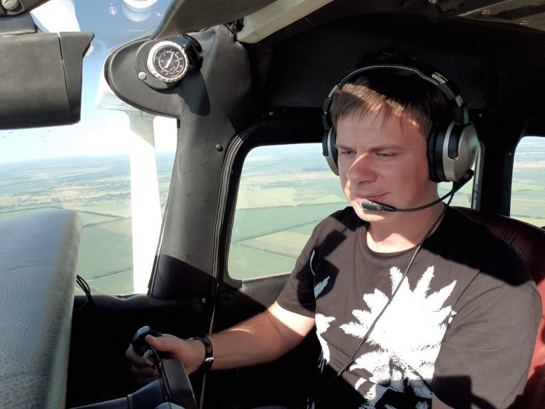 Комаров презентував стрічку про рекордний політ, який стартував на Прикарпатті