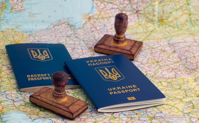 38-річний прикарпатець підробив паспорт, щоб виїхати за кордон – його затримали