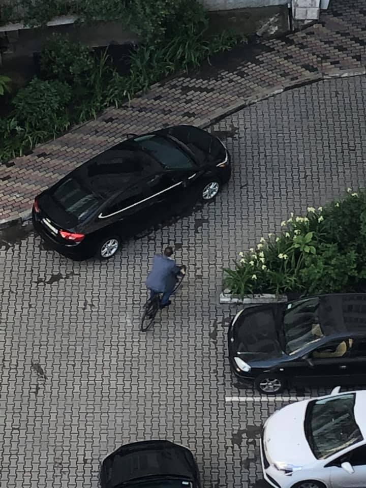 Дружина Марцінківа показала, як чоловік популяризує велорух (ФОТОФАКТ)
