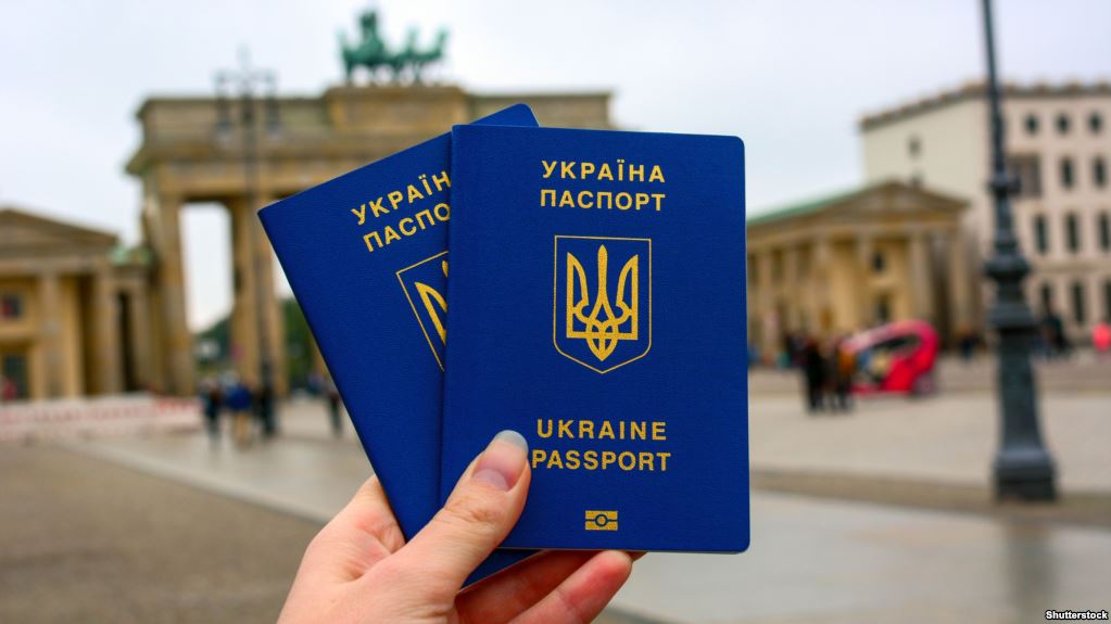 Зеленський вносить до парламенту законопроєкт щодо множинного громадянства