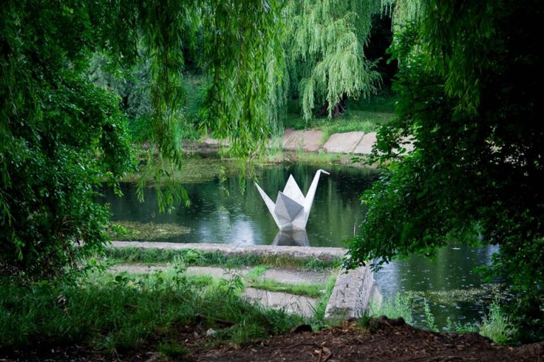 Активісти зі США створять плаваючі очисні скульптури для озера поблизу 21-ої школи