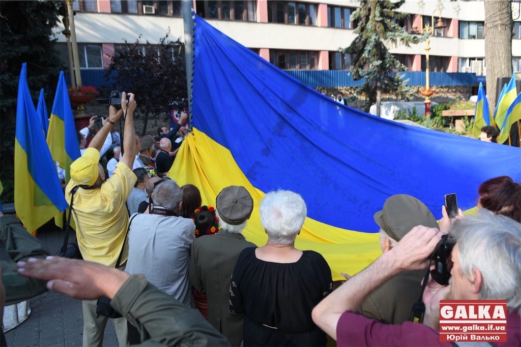 Пишайся, як ми: Бійці коломийської “десятки” зняли зворушливе відео до Дня Прапора