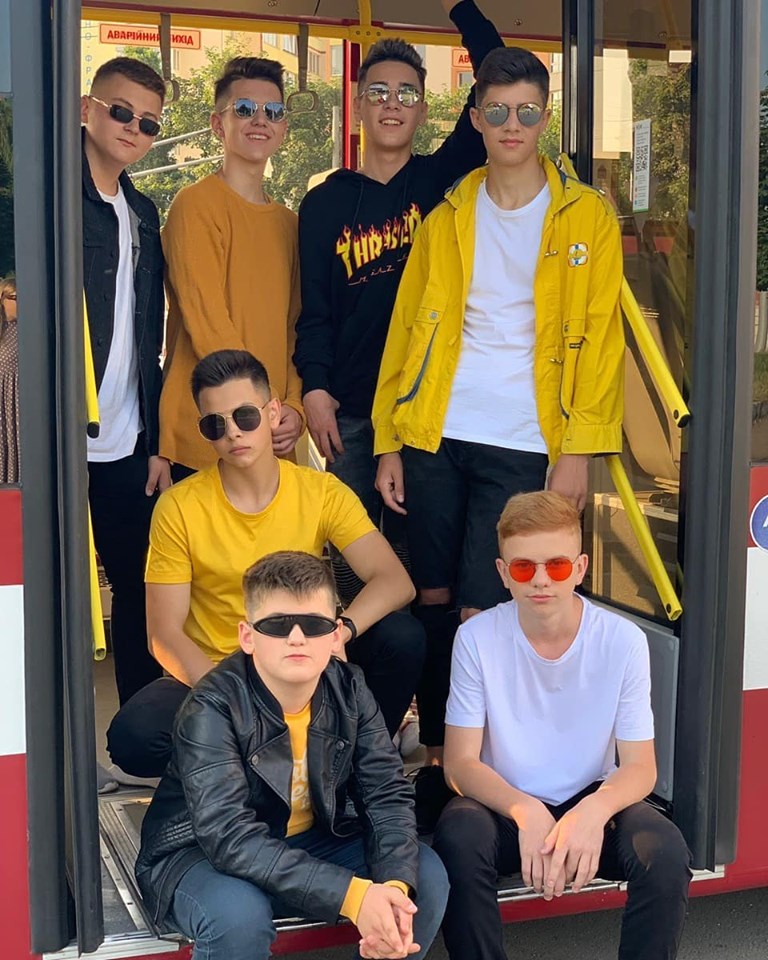 Їх називають франківськими Біберами. Як хлопчачий гурт Seventeens дивує каверами на відомі пісні (ВІДЕО)