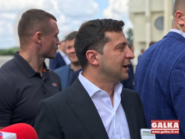 Зеленський пообіцяв підтримати будівництво нової злітної смуги та терміналу у Франківському аеропорту (ФОТО)