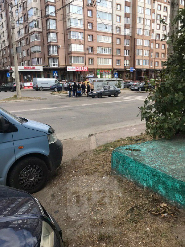 У Франківську автомобіль збив дитину на “зебрі” (ФОТОФАКТ, ОНОВЛЕНО)