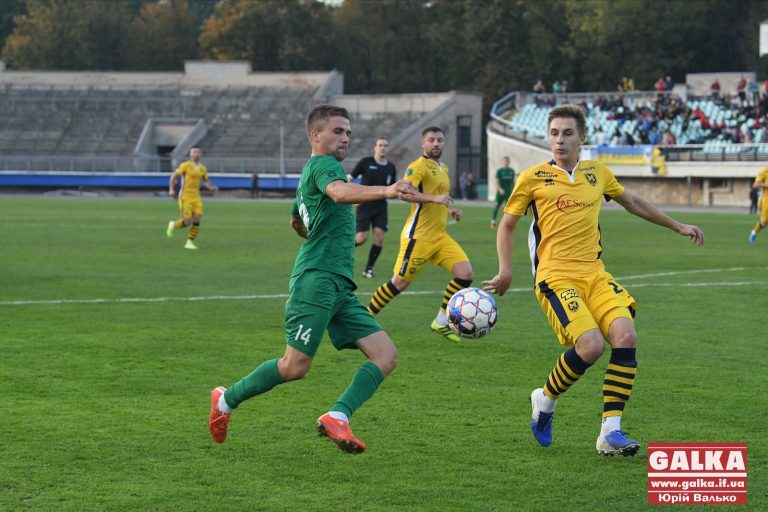 Після невдалих ігор збиралися, мер приходив, – півзахисник “Прикарпаття” про ігрові невдачі (ВІДЕО)
