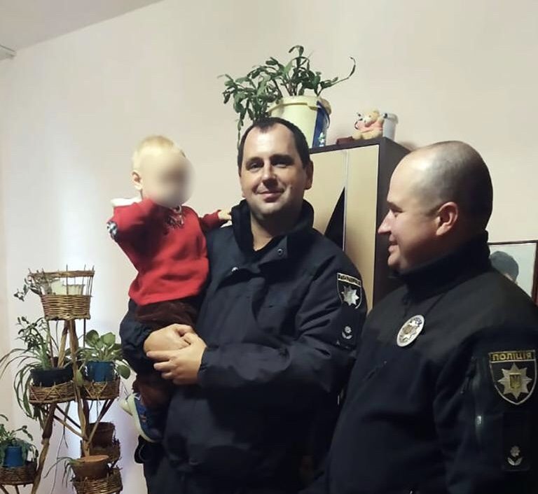 Коломиянка залишила самого півторарічного сина – його знайшли на вулиці (ФОТОФАКТ)