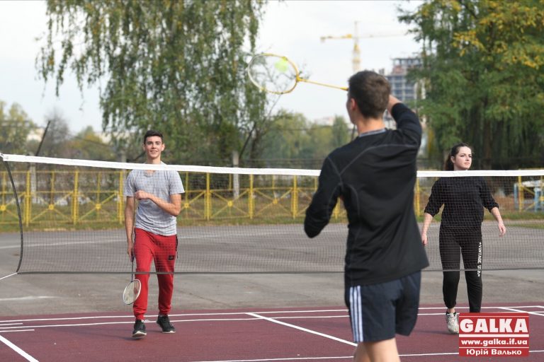 В Івано-Франківську відкрили професійний майданчик для гри у бадмінтон (ФОТО)