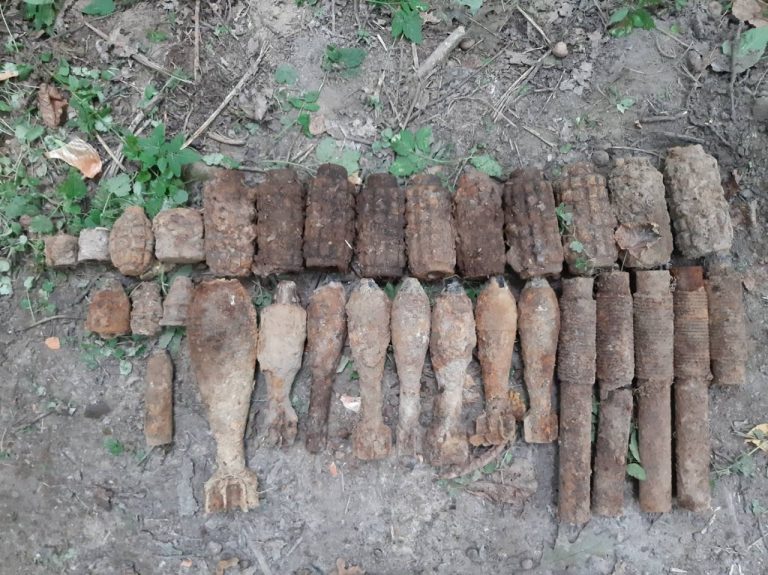 Арсенал боєприпасів знайшли на Коломийщині (ФОТО)