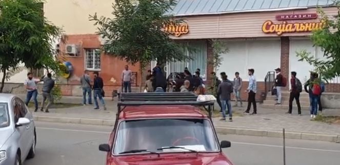 На Тичини іноземці влаштували масову бійку (ВІДЕО)