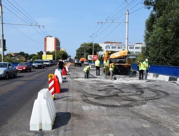 Фірма Шевченка затягнула ремонт мосту у Луцьку