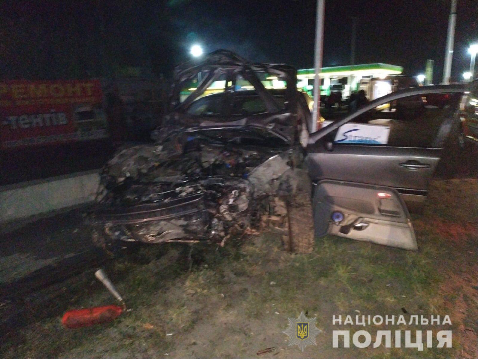 На Львівщині п’яний юнак на “Рено” врізався у зустрічне авто – на місці загинула прикарпатка (ФОТО)