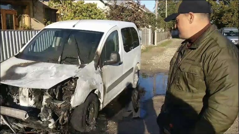 У Городенці згорів автомобіль керівника “Водоканалу” (ФОТО, ВІДЕО)