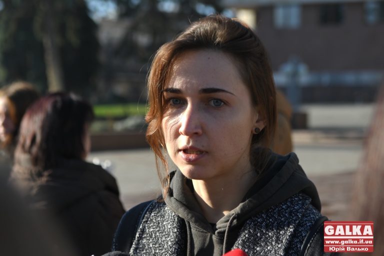 «Україна без шкуродерень»: у Франківську зоозахисники вимагали заборонити хутряні ферми (ФОТО)