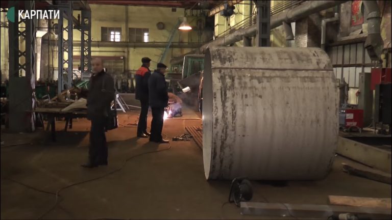 Як на франківському заводі майструють казан для рекордного баношу (ВІДЕО)