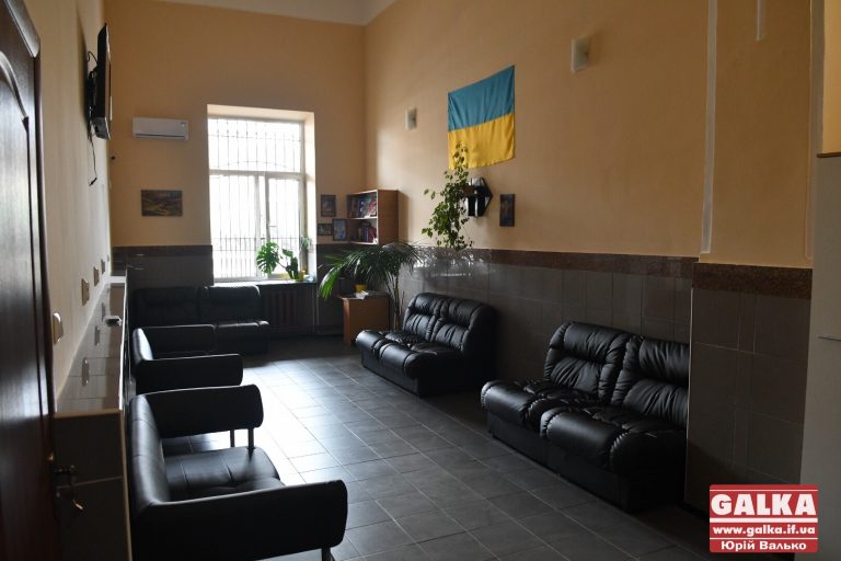 У франківському залізничному вокзалі облаштували зал очікування для бійців АТО/ООС (ФОТО)
